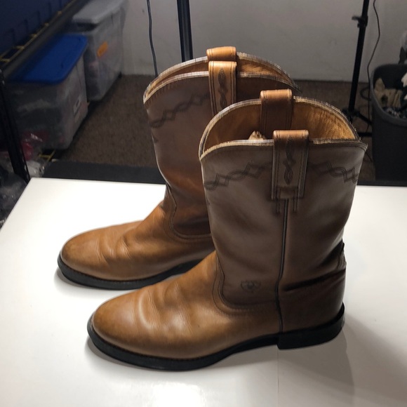 Ariat Shoes - Ariat Women's Tan Leather Hertiage Roper Boot